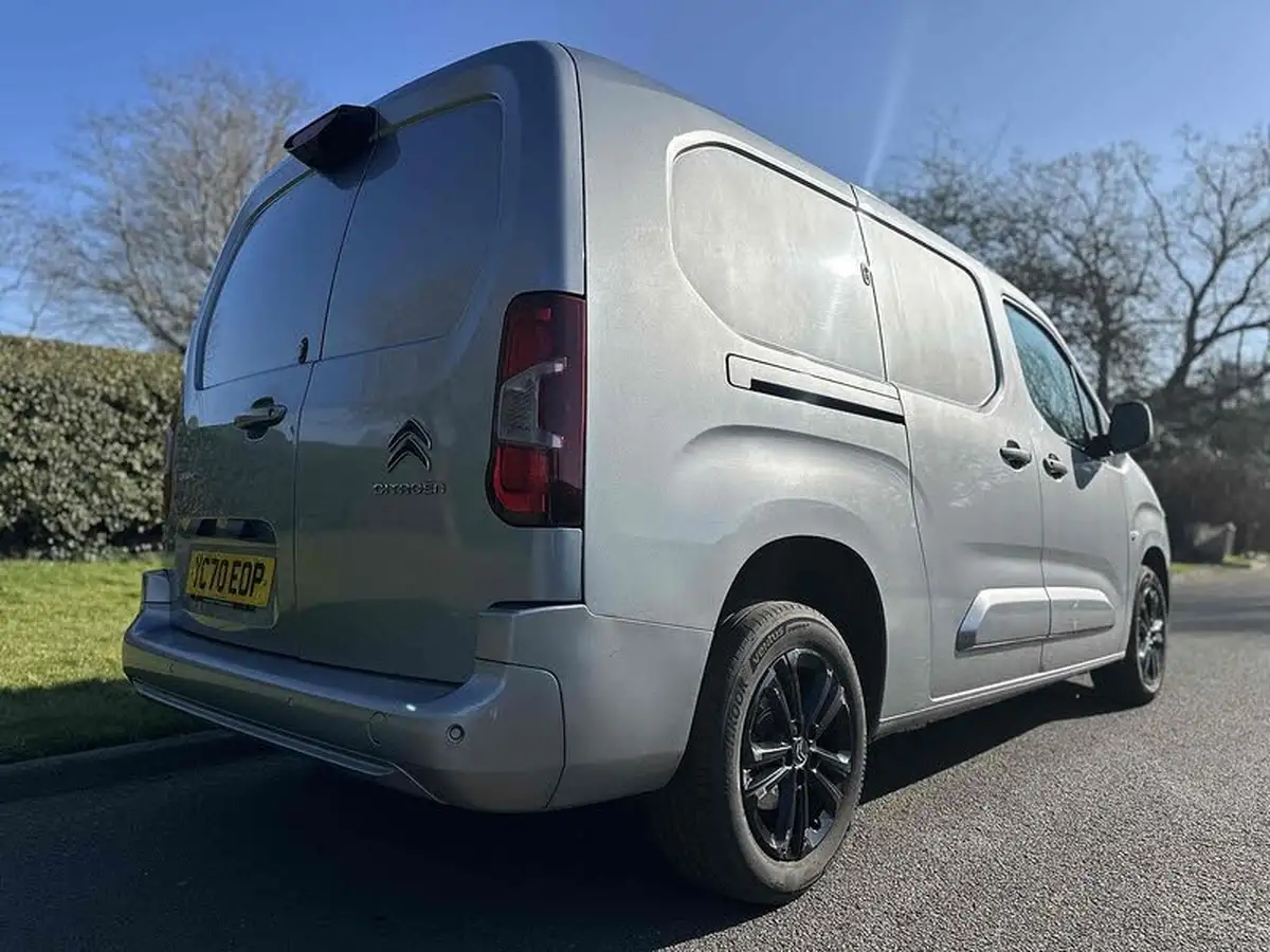 2020-citroen-berlingo-15bluehdi-950-driver-130pseu6dt-e-ss-big-3