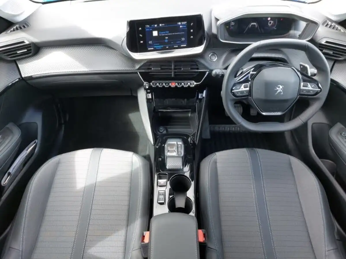 2022-peugeot-208-12-puretech-allure-premium-100bhp-eat8-big-2