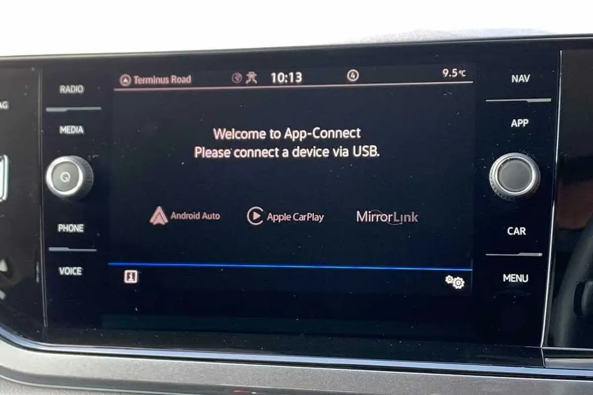 2022-volkswagen-polo-10-tsi-style-big-23