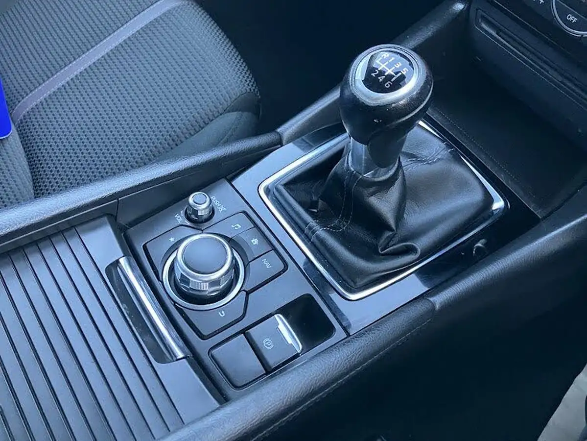 2018-mazda-mazda3-20-sport-nav-120ps-hatchback-5d-big-13