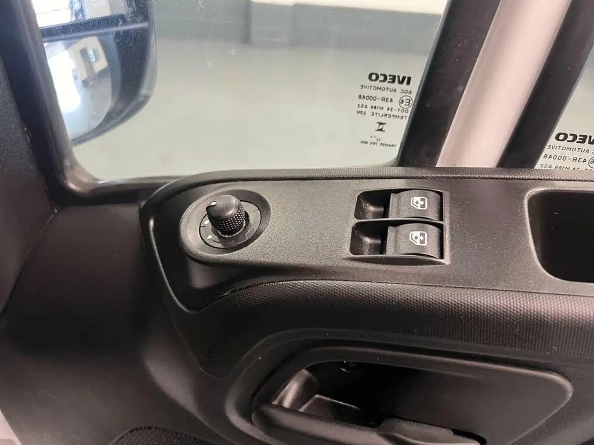 2023-iveco-daily-s-class-23td-35s14v-business-3520mm-h2-136pseu6dt-big-10