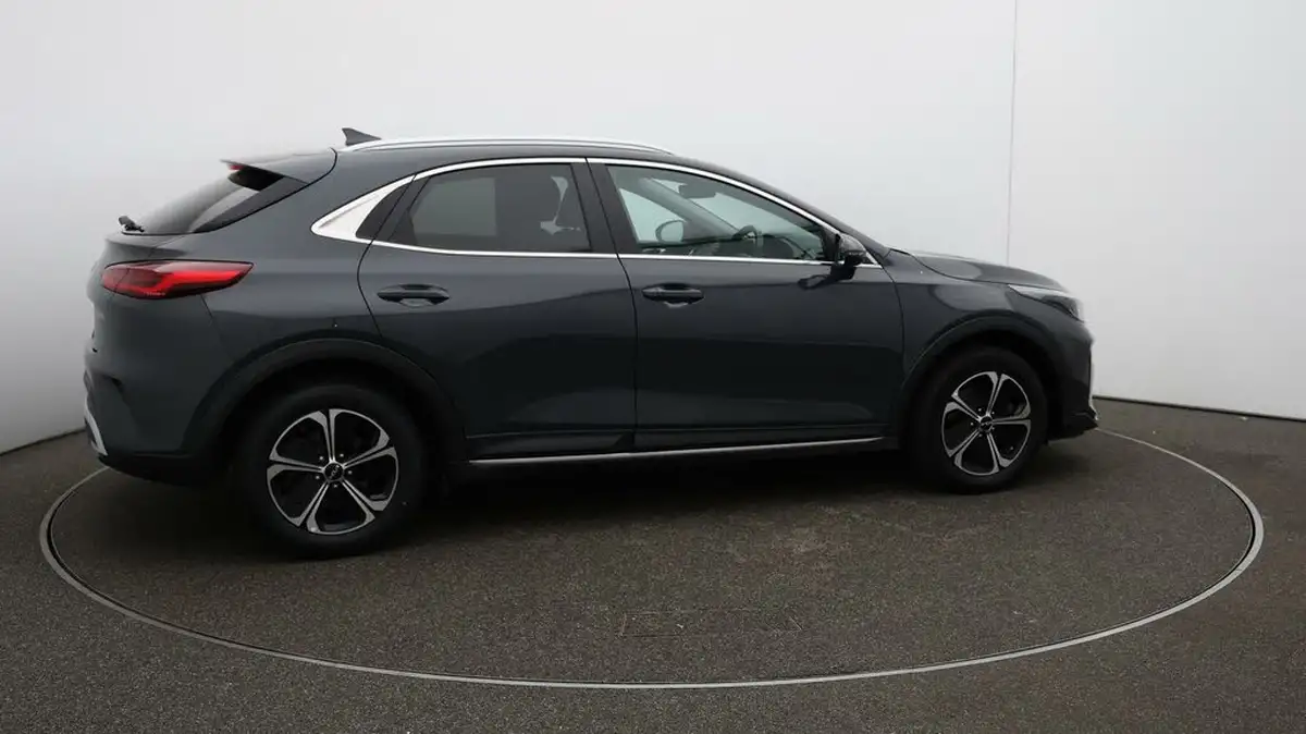 2023-kia-xceed-16-gdi-3-big-43