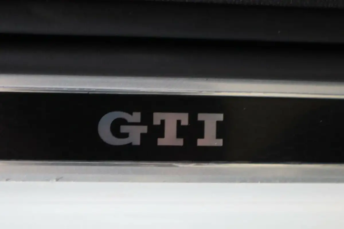 2020-volkswagen-polo-20-tsi-gti-big-46