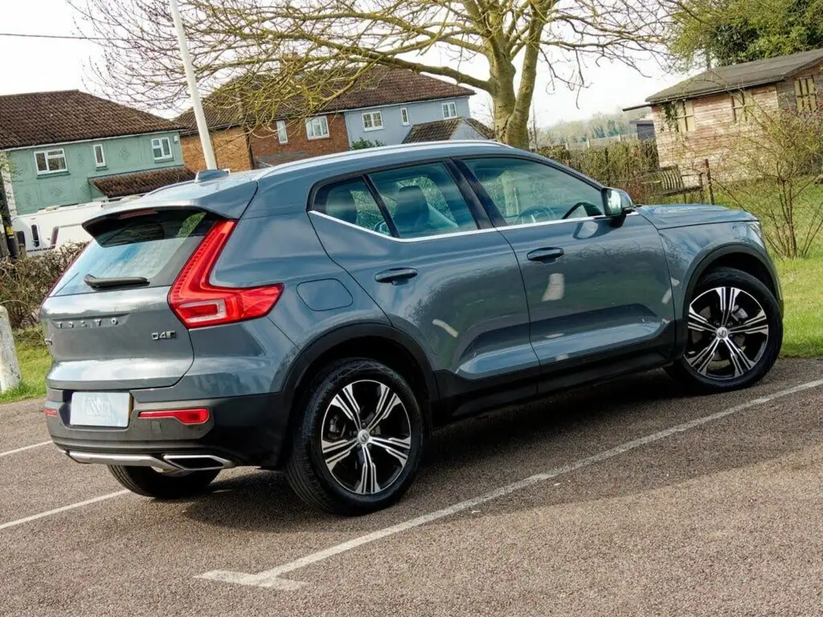2019-volvo-xc40-20td-d4-inscription-pro-big-9