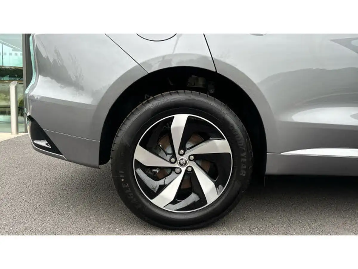 2024-jaguar-f-pace-20-d200-r-dynamic-s-big-7