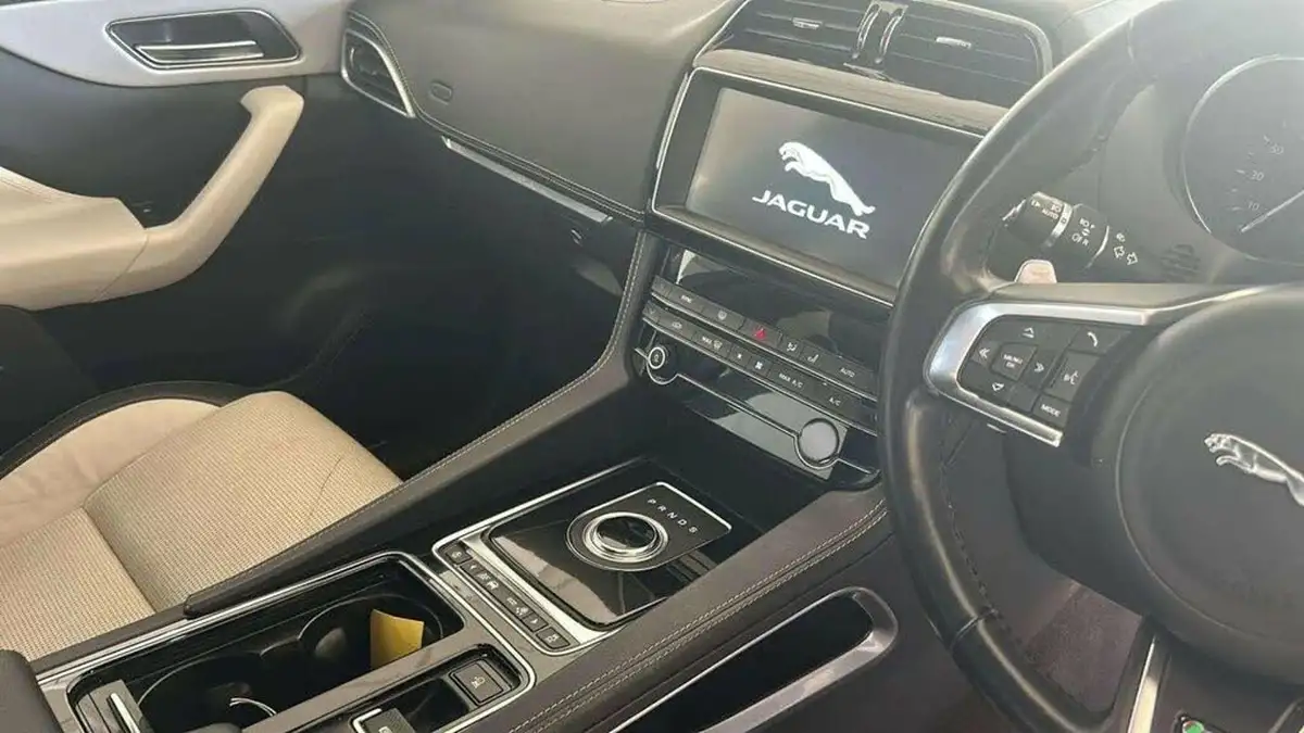 2019-jaguar-f-pace-20-i4d-r-sport-180ps-ss-auto-big-32