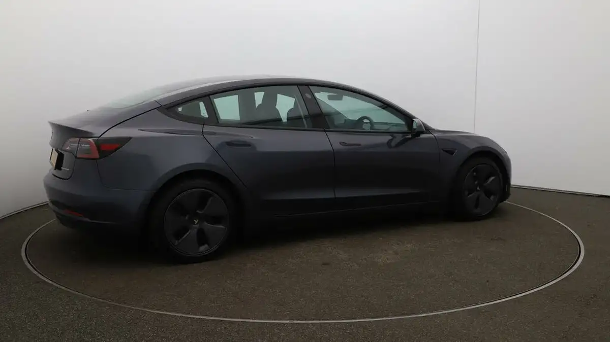 2021-tesla-model-3-e-long-range-awd-big-44