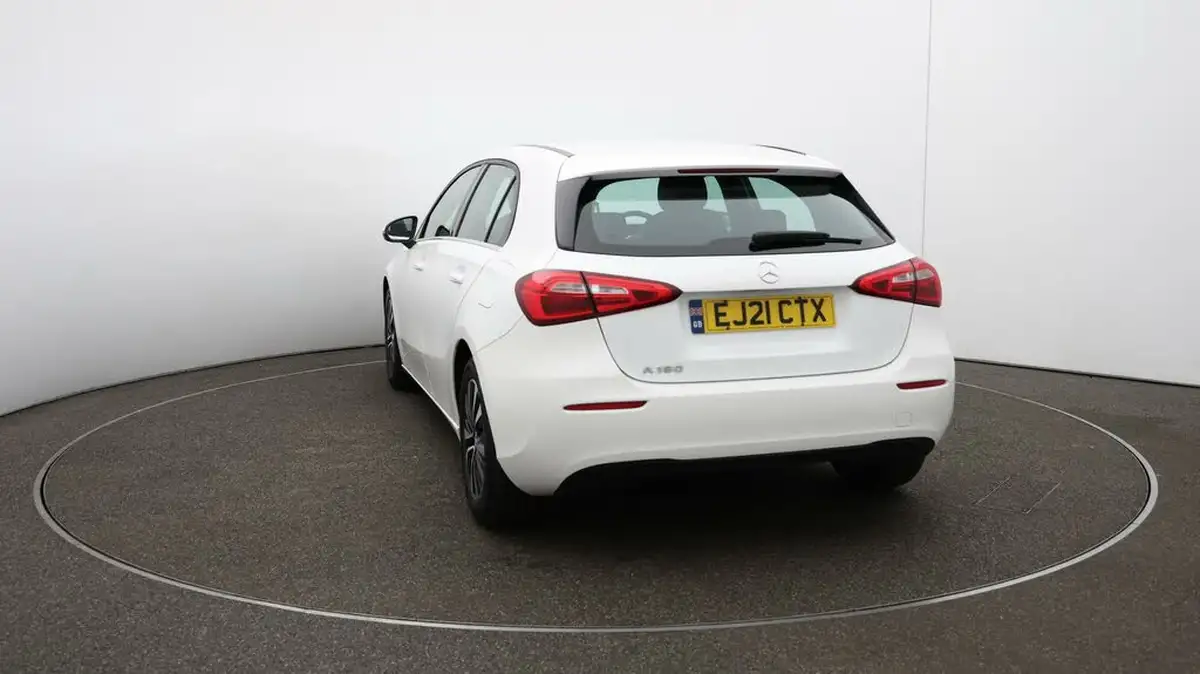 2021-mercedes-benz-a-class-13-a180-se-7g-dct-big-51