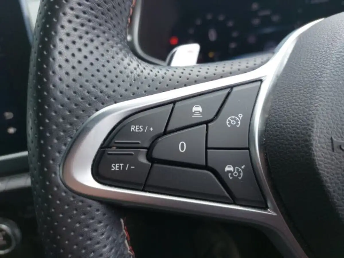 2022-renault-arkana-13-tce-rs-line-big-15