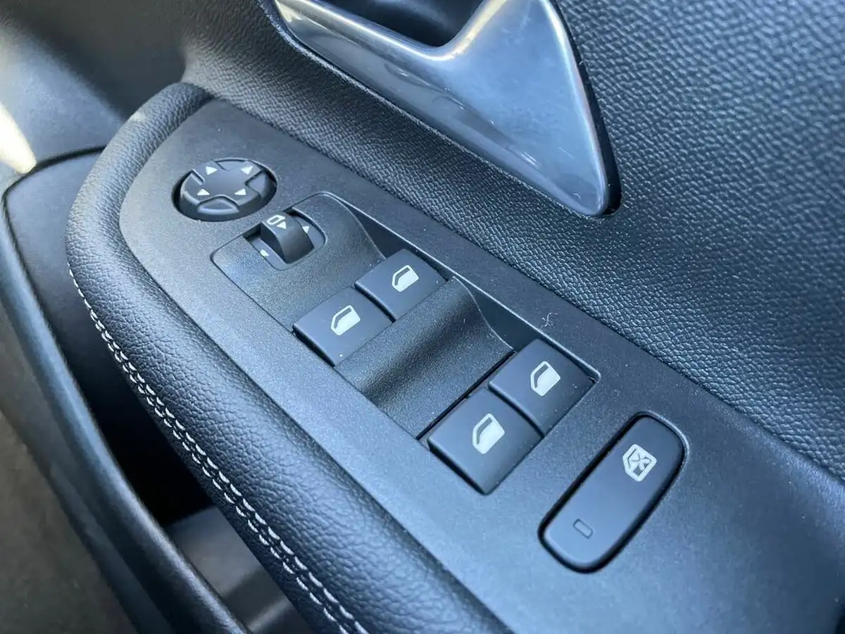 2023-vauxhall-mokka-12-ultimate-136ps-big-23