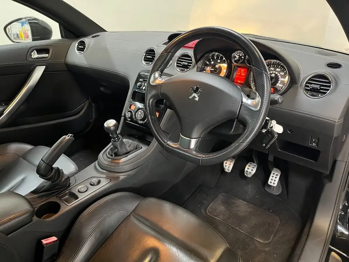 2012-peugeot-rcz-20td-gt-big-5