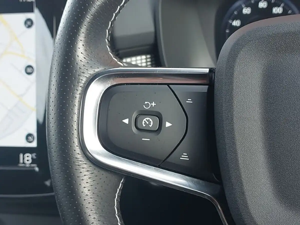 2021-volvo-xc40-15-t4-r-design-208bhp-big-10