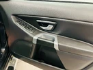 2011-volvo-xc90-small-19