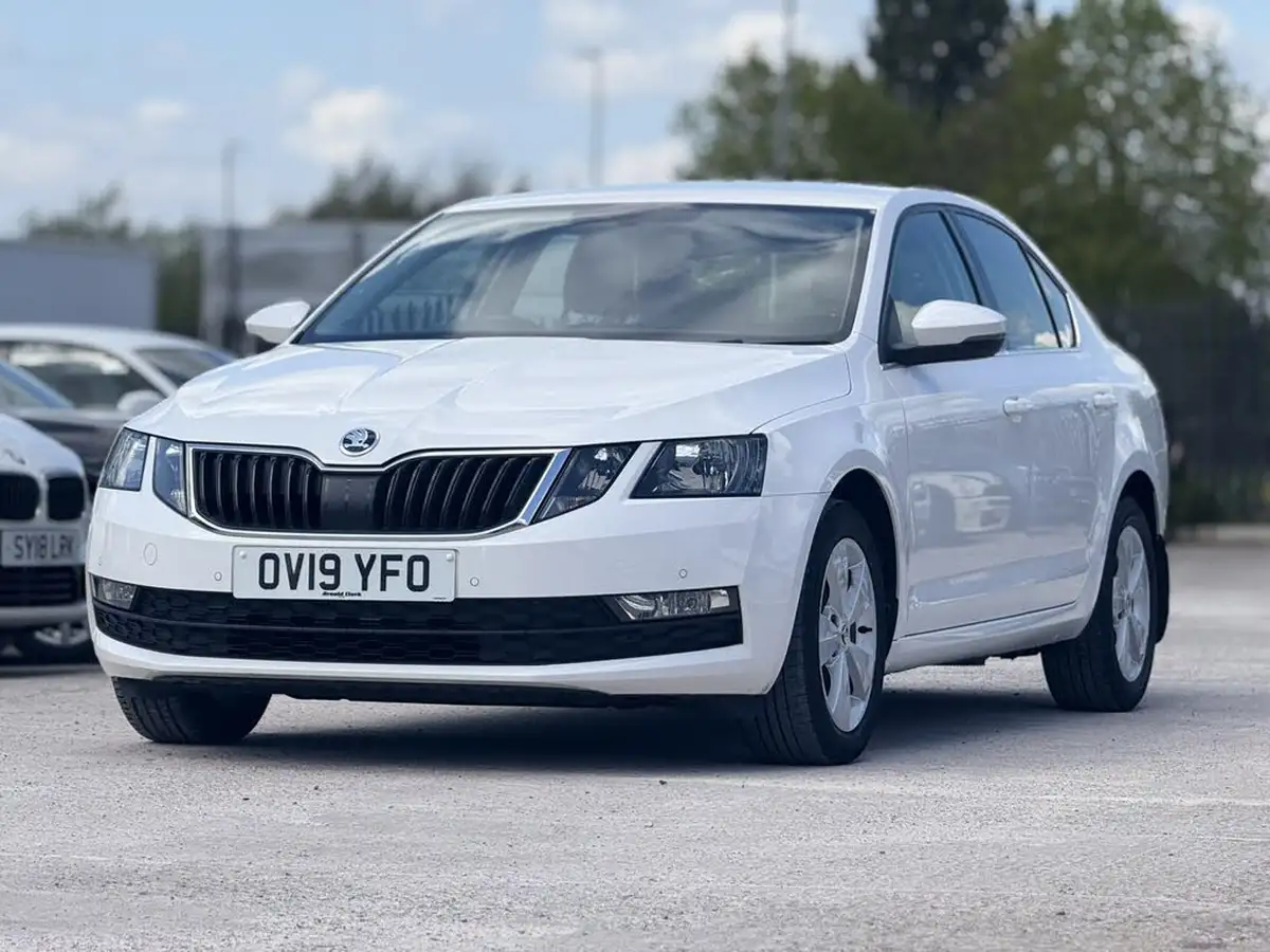 2019-skoda-octavia-10-tsi-se-technology-hatchback-big-1