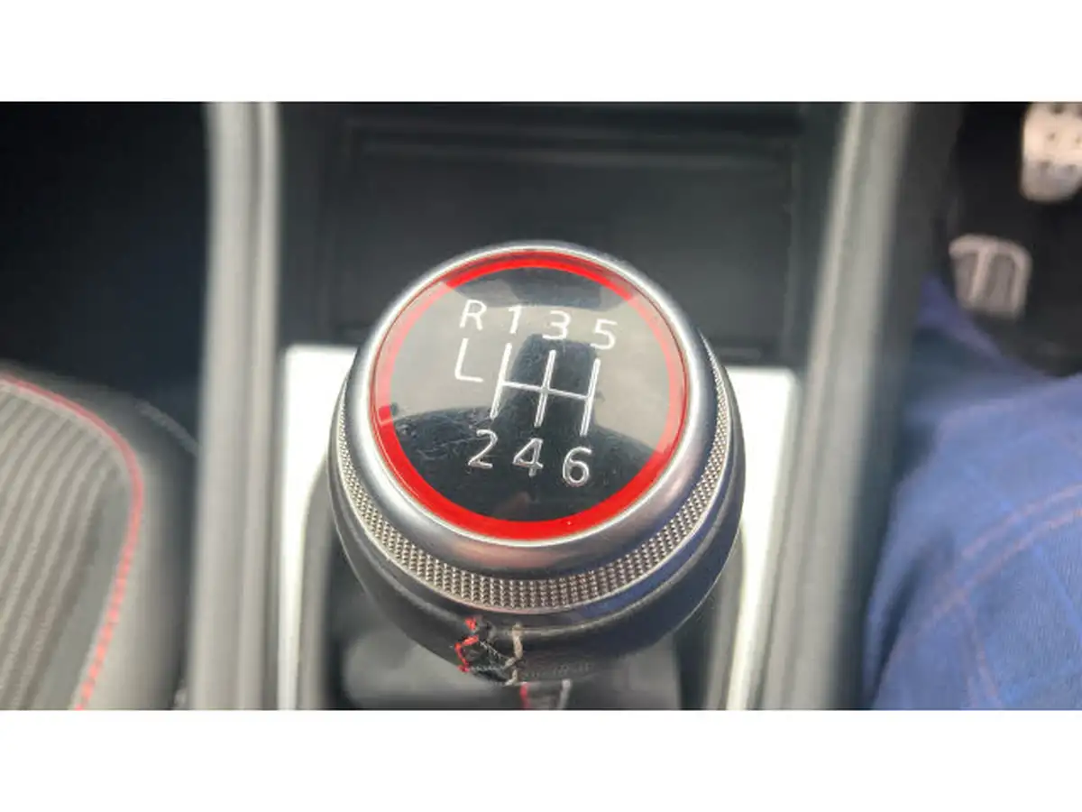 2021-renault-captur-13-tce-rs-line-big-36