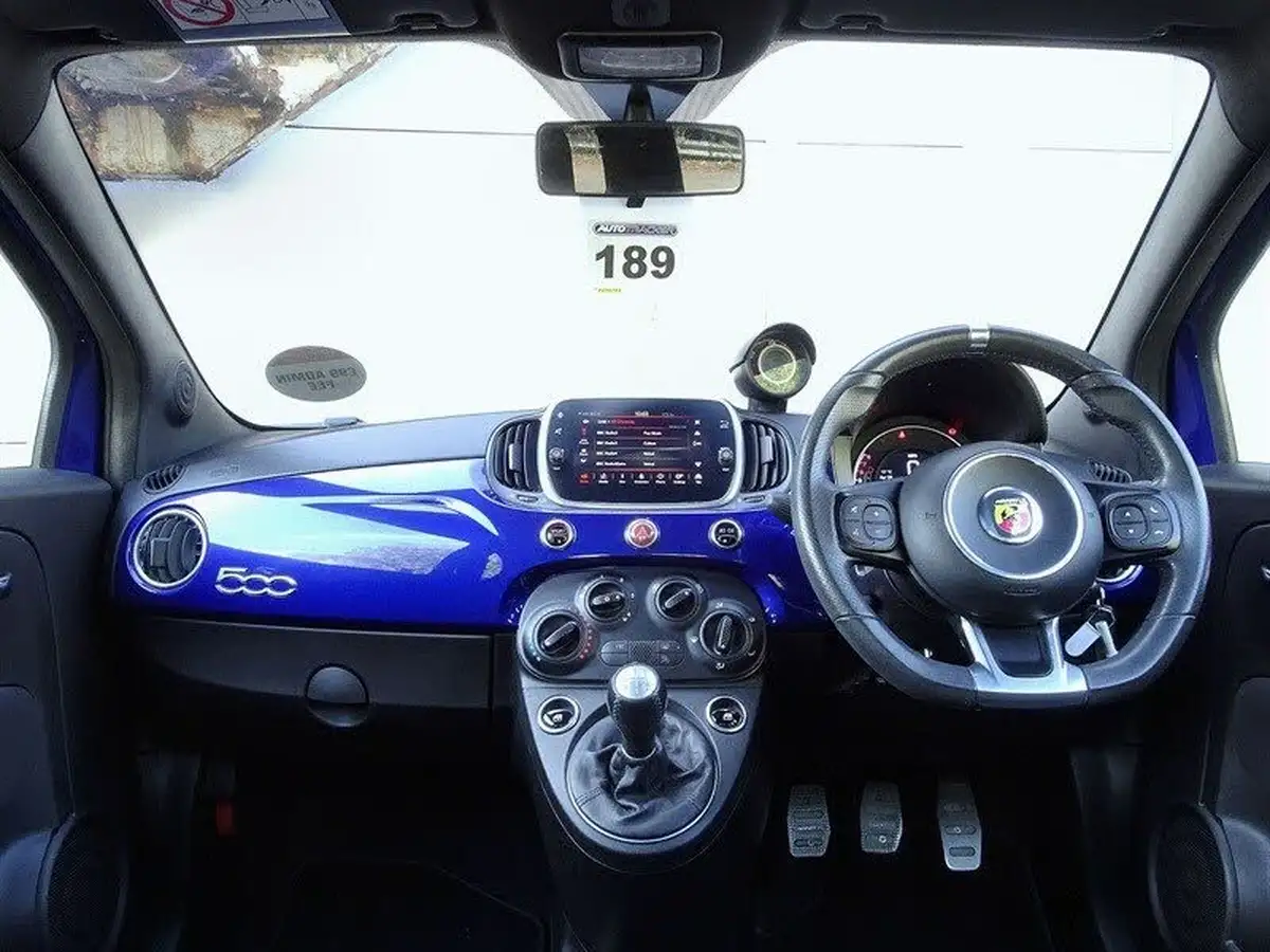 2018-abarth-595-14-tjet-big-11