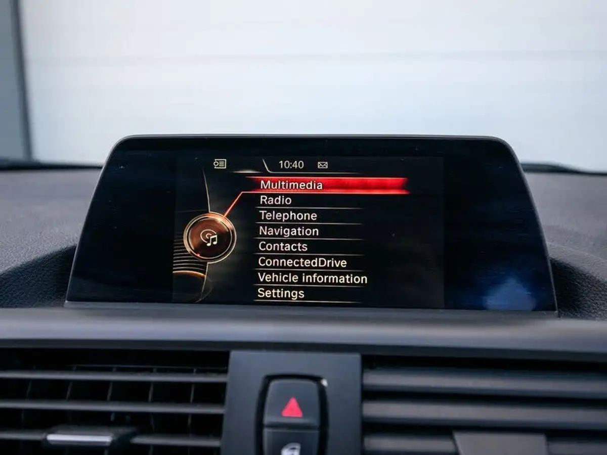 2017-bmw-1-series-20td-118d-sport-5d-big-10