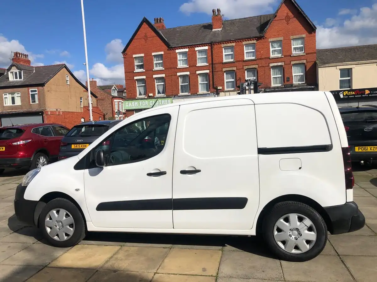 2017-citroen-berlingo-16td-l1625-enterprise-special-edition-16bluehdi-75eu6-panel-big-3