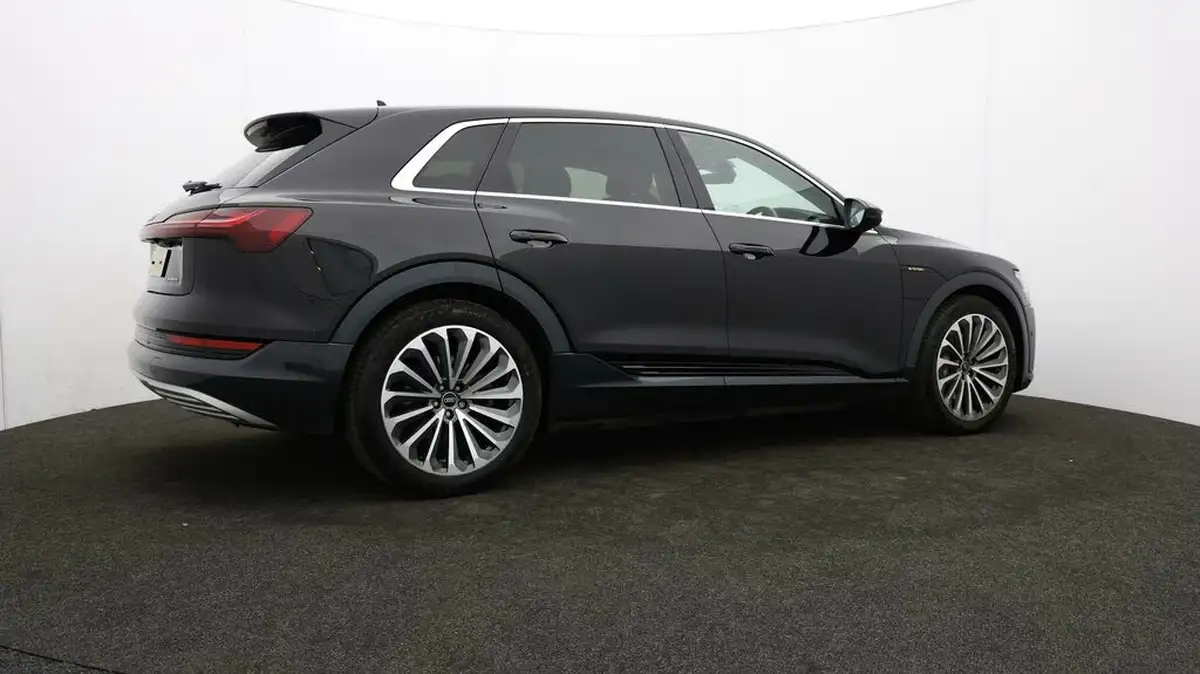 2021-audi-e-tron-50e-sport-station-wagon-big-26
