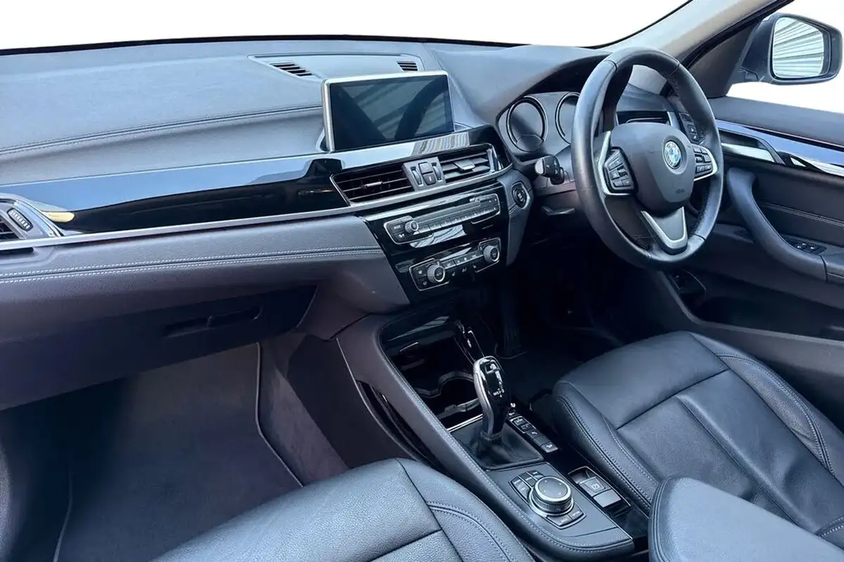 2022-bmw-x1-20-xdrive20i-xline-big-14