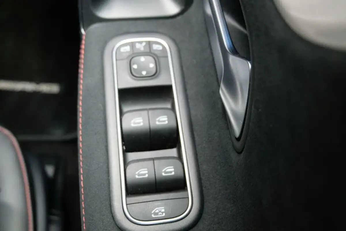 2023-mercedes-benz-a-class-big-23