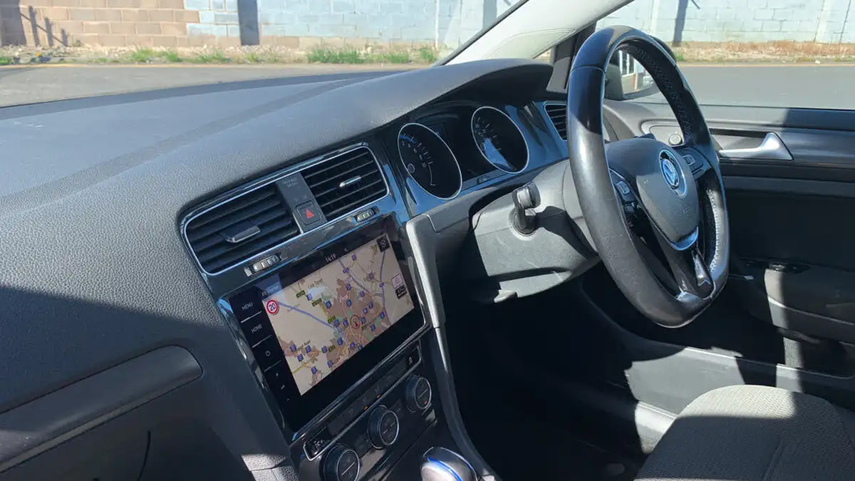 2019-volkswagen-golf-e-e-golf-big-11