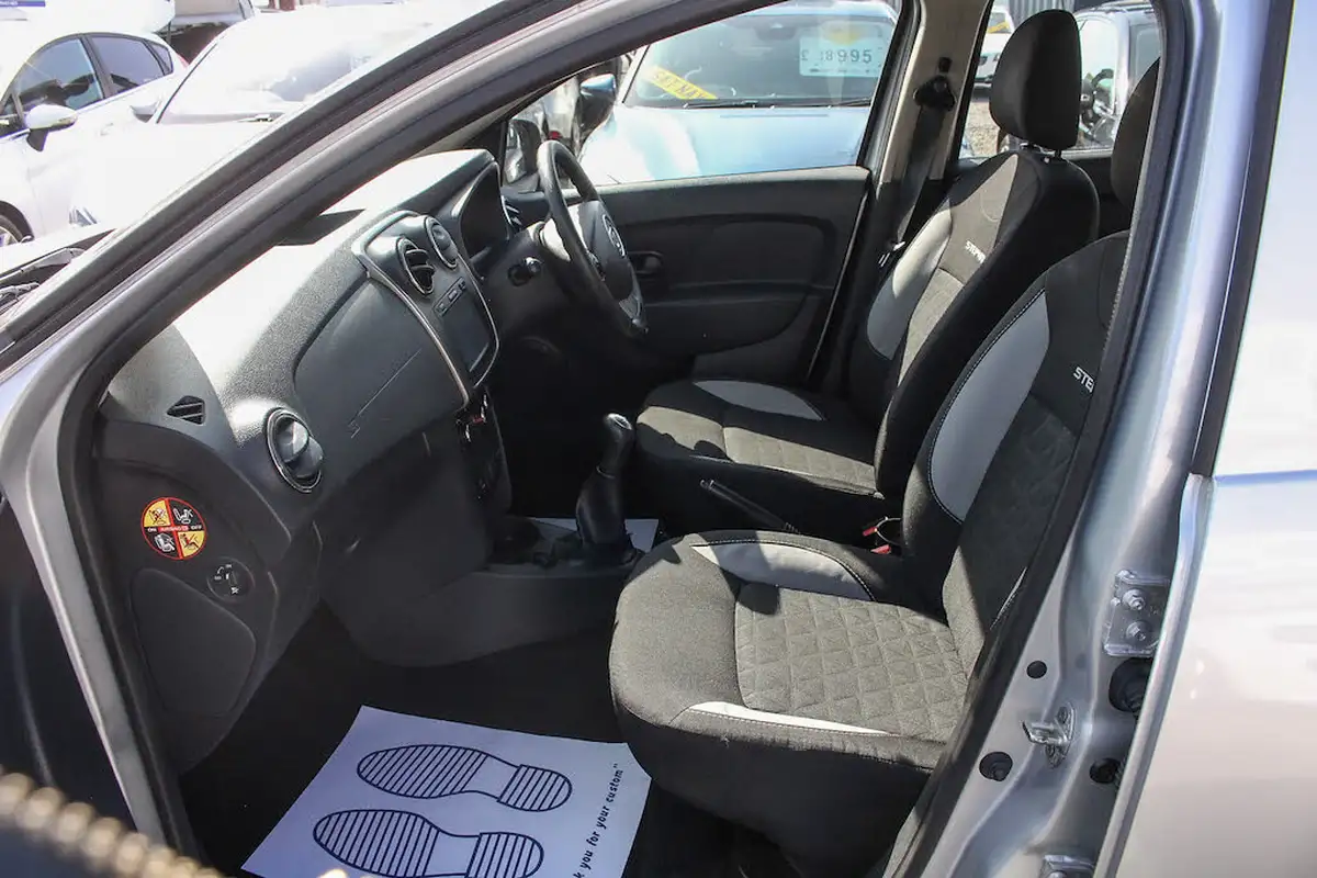2015-dacia-sandero-stepway-15d-laureate-big-15