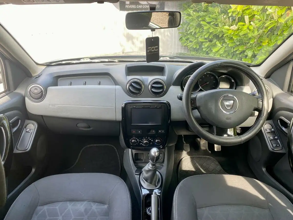 2015-dacia-duster-15dci-laureate-110bhp-station-wagon-5d-big-71