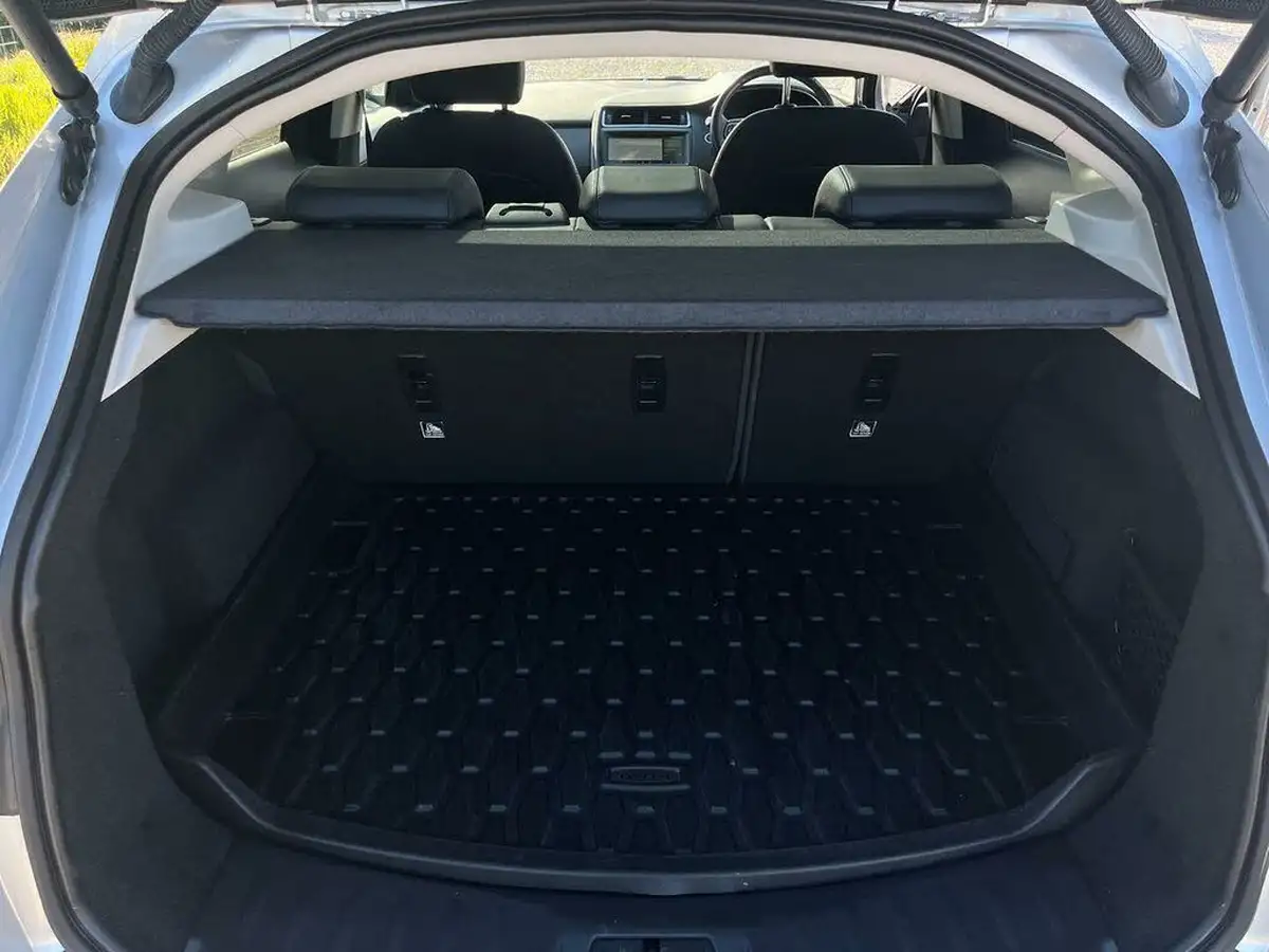 2019-jaguar-e-pace-20-i4d-hse-240ps-big-29