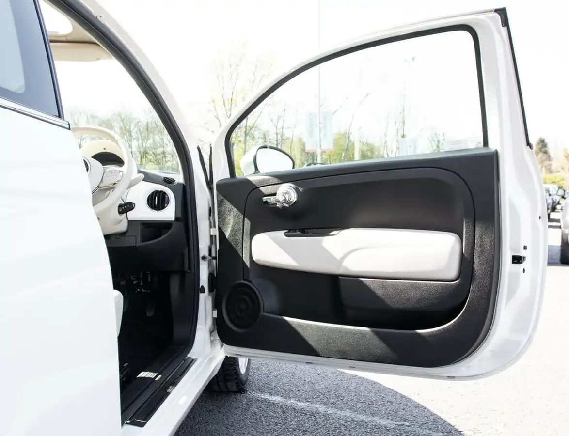 2022-fiat-500c-10-dolcevita-big-13