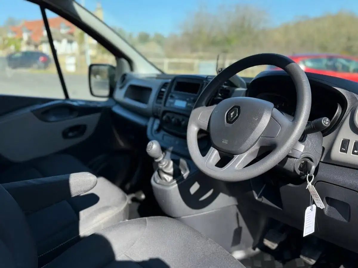 2014-renault-trafic-16dci-sl27-115-business-crew-6-seats-big-7