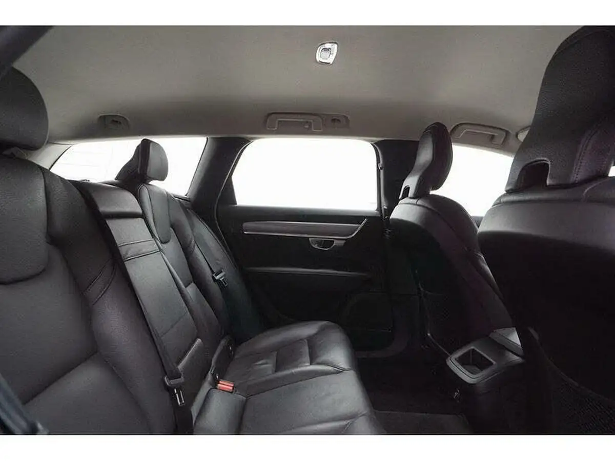 2019-volvo-v90-20-t4-momentum-plus-big-40
