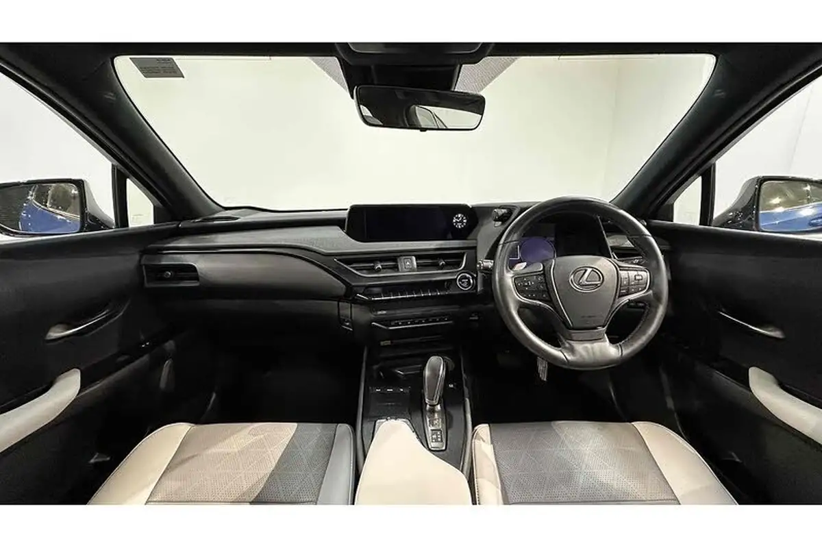2021-lexus-ux-300e-e-ux-big-24