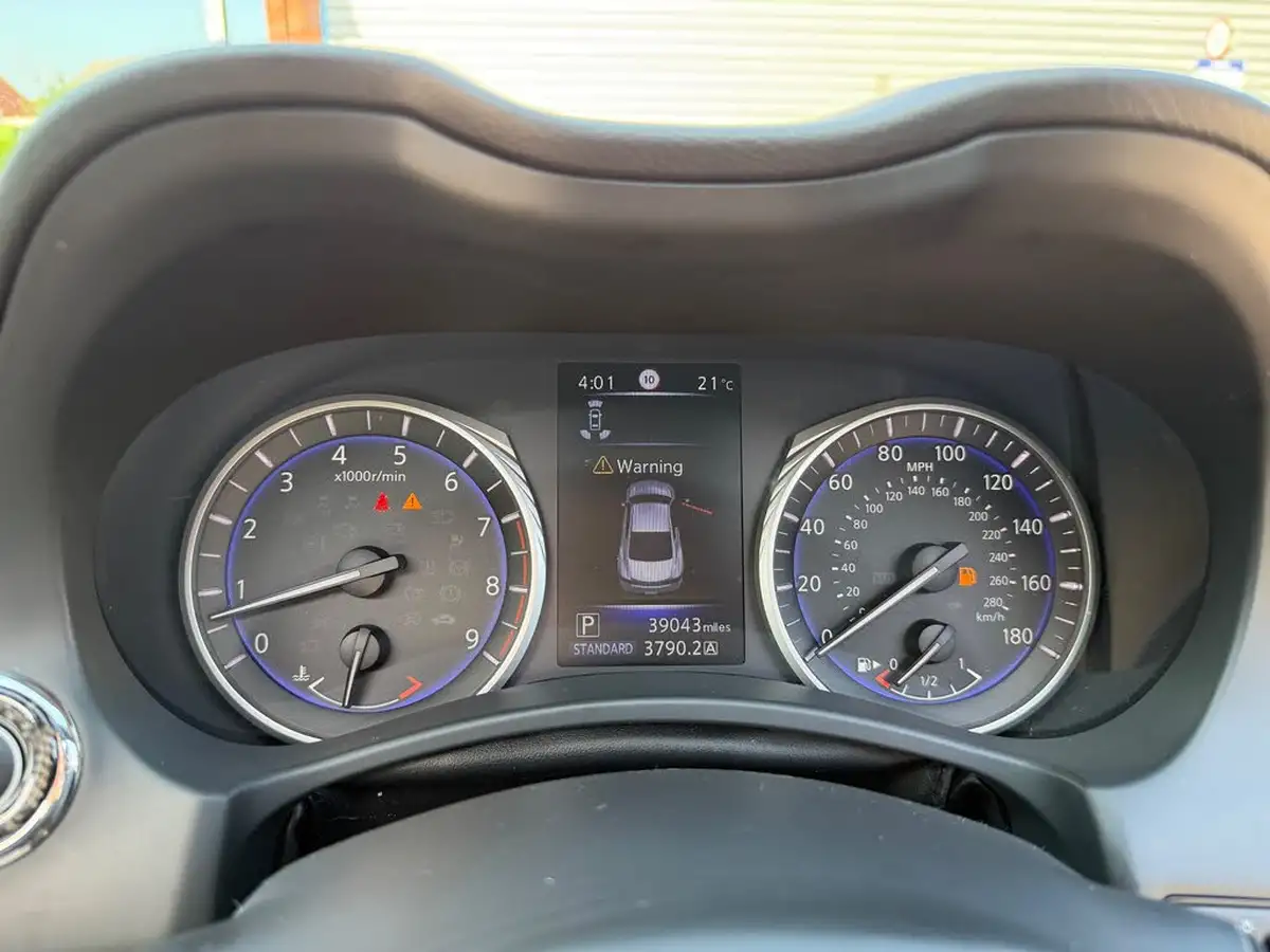 2018-infiniti-q60-30t-sport-tech-big-36