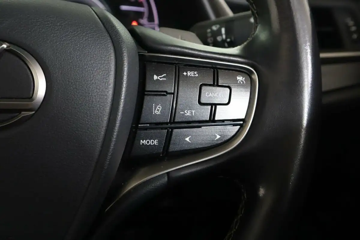 2020-lexus-es-300h-25-es-218bhp-without-navigation-big-14