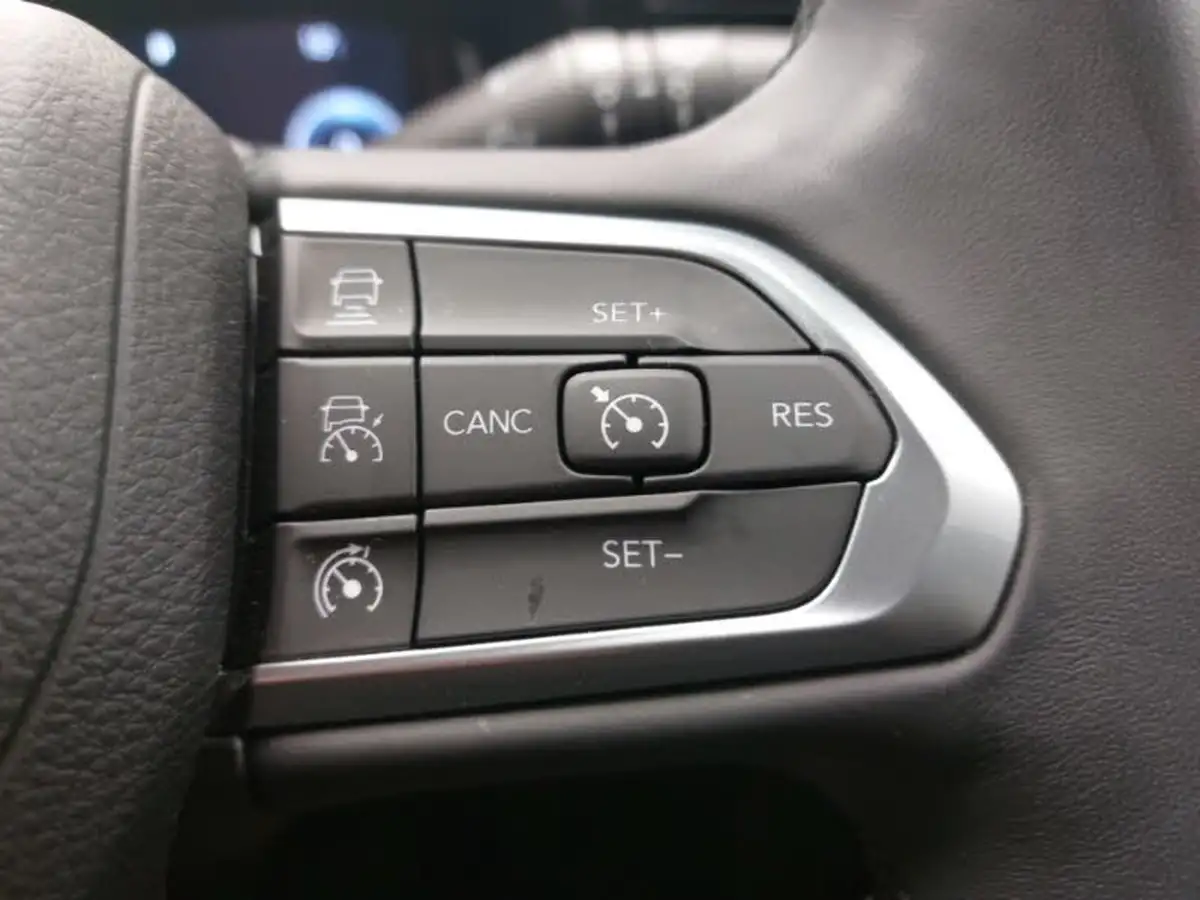 2023-jeep-compass-15-s-big-13