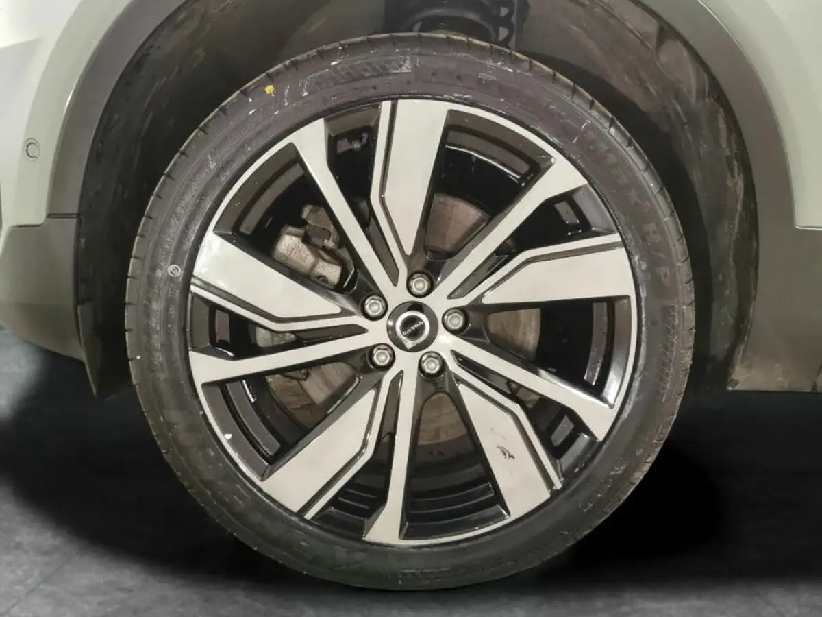 2022-volvo-c40-e-twin-recharge-pro-big-23