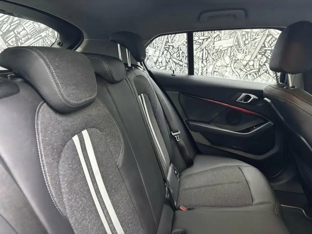 2021-bmw-1-series-15-118i-sport-lcp-big-24
