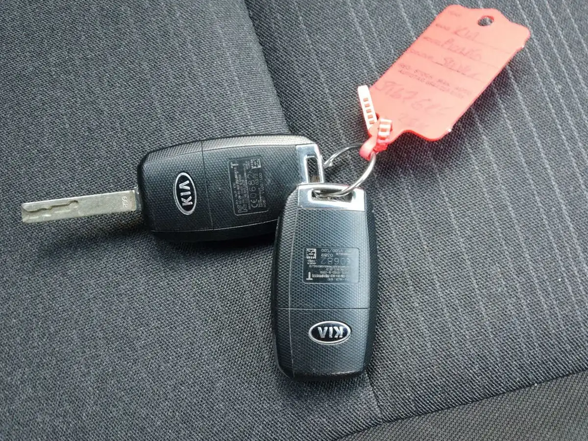 2017-kia-picanto-10-1-big-18