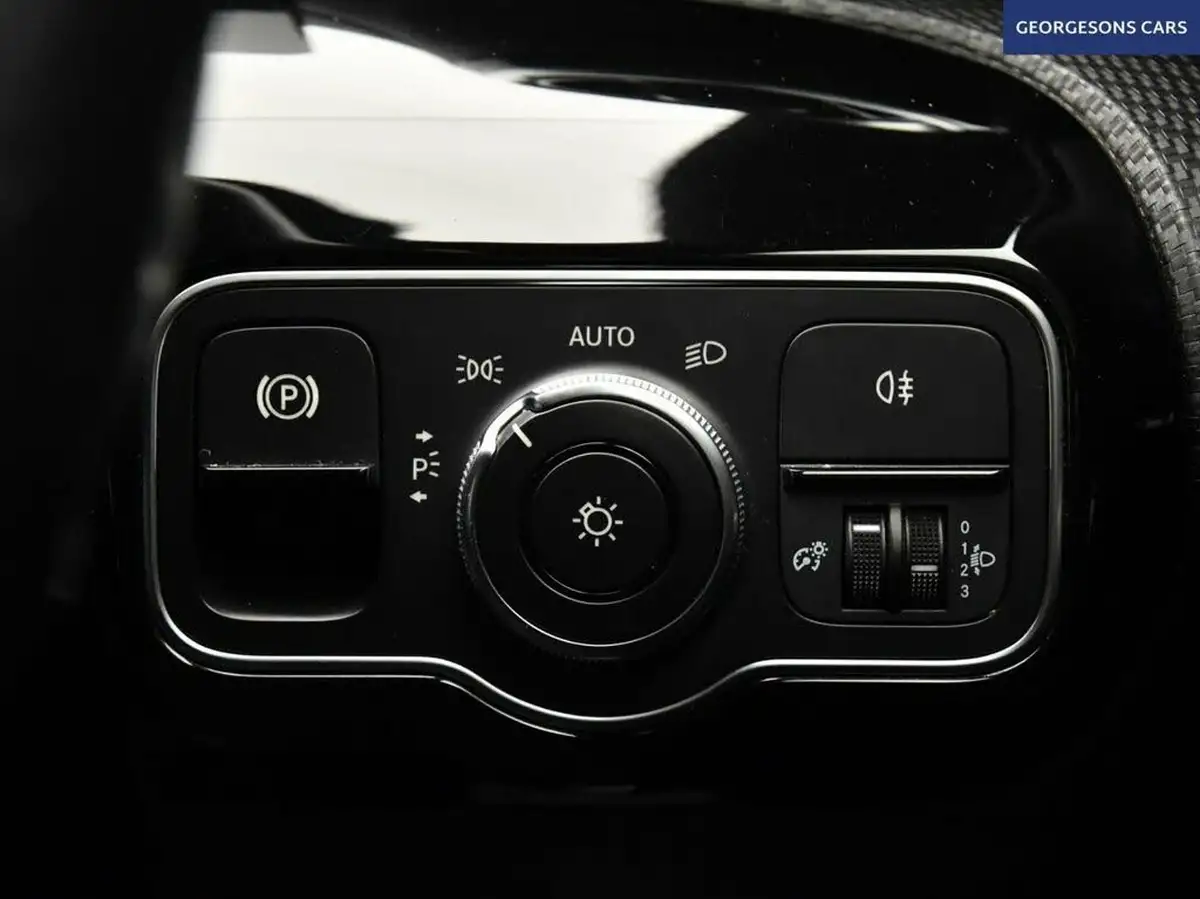 2019-mercedes-benz-a-class-13-a180-se-big-44