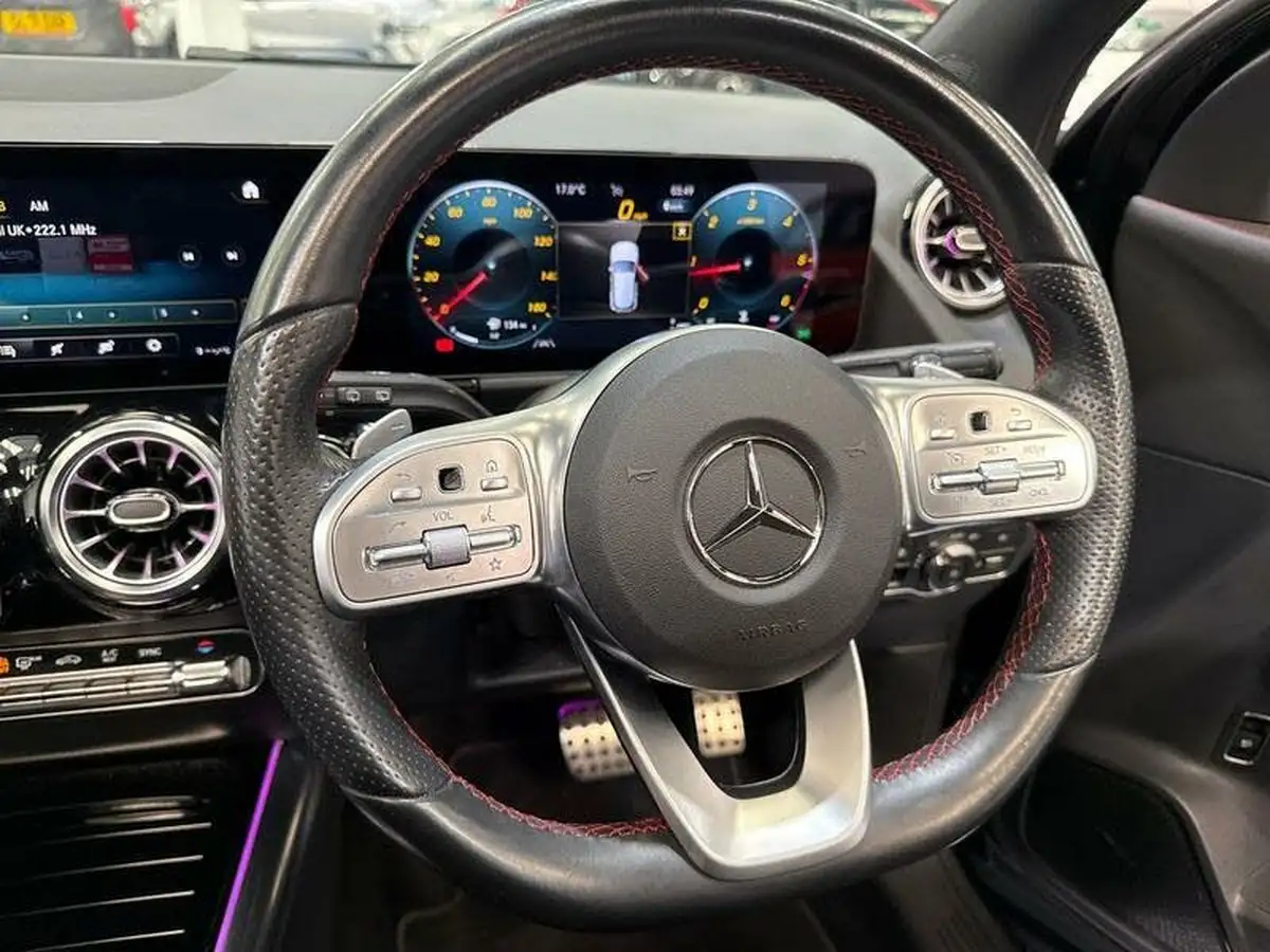 2021-mercedes-benz-gla-class-20d-gla-220d-amg-line-premium-plus-big-15