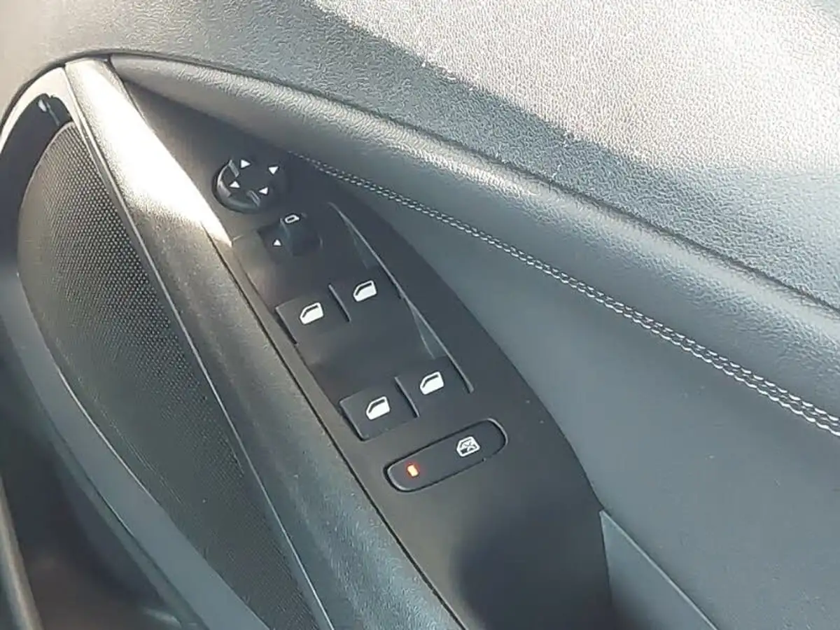 2021-vauxhall-crossland-12i-elite-big-9