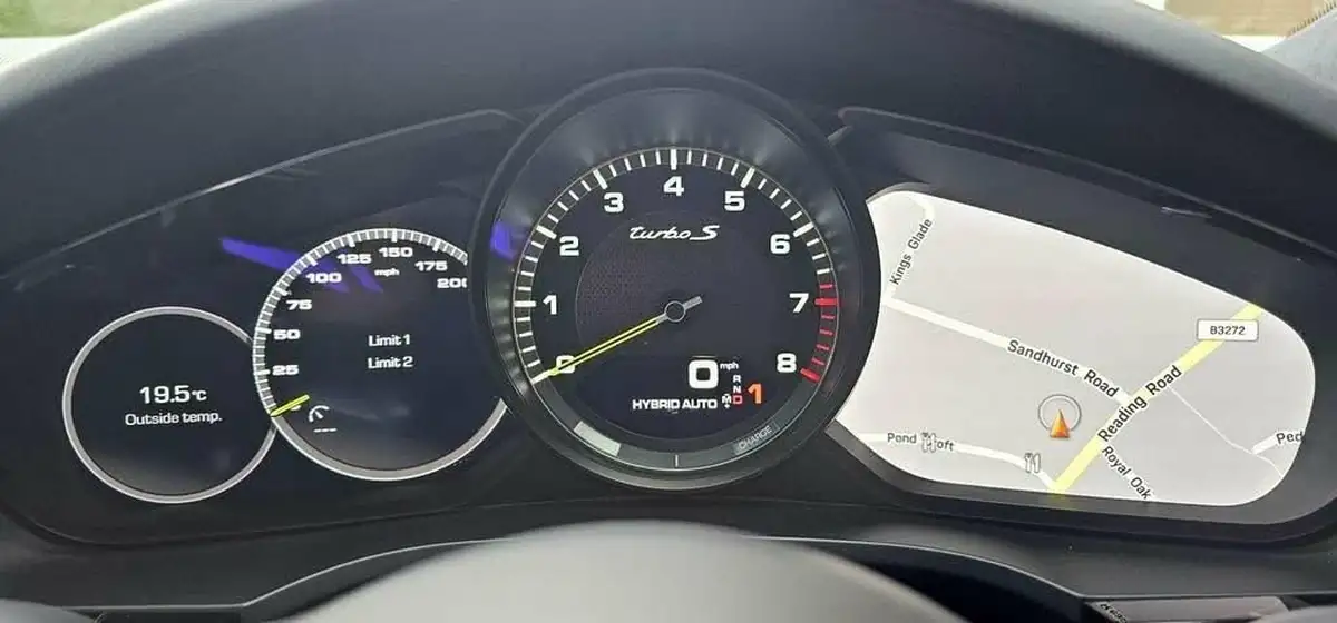 2020-porsche-cayenne-40-v8-turbo-s-e-hybrid-station-wagon-big-23