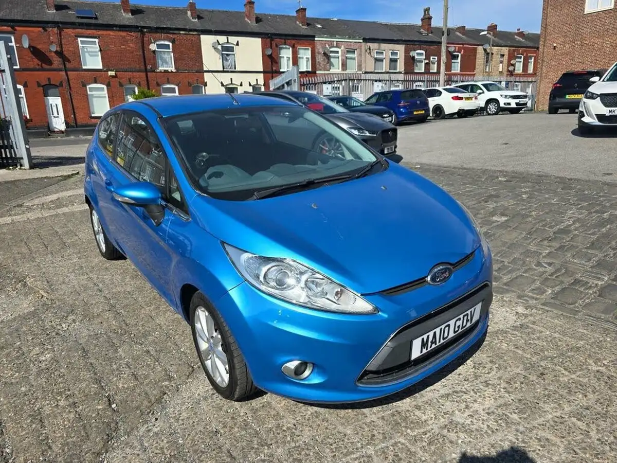 2010-ford-fiesta-125-zetec-3d-big-0