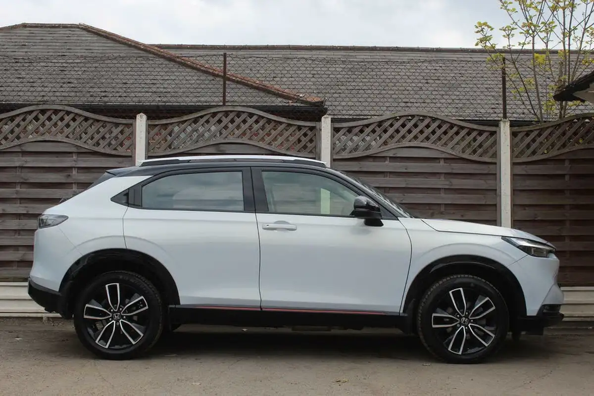 2022-honda-hr-v-15-i-mmd-advance-style-big-5