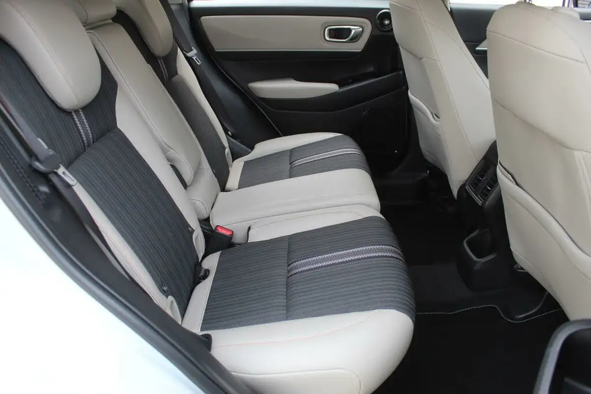 2022-honda-hr-v-15-i-mmd-advance-style-big-29