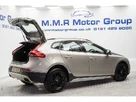 2017-volvo-v40-15-t3-cross-country-small-10