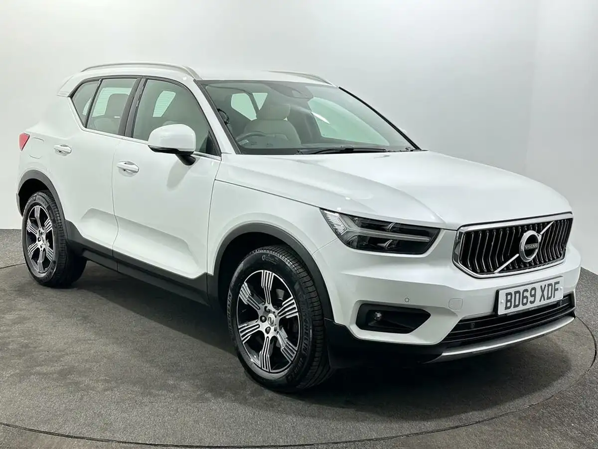 2019-volvo-xc40-20td-d3-inscription-big-0