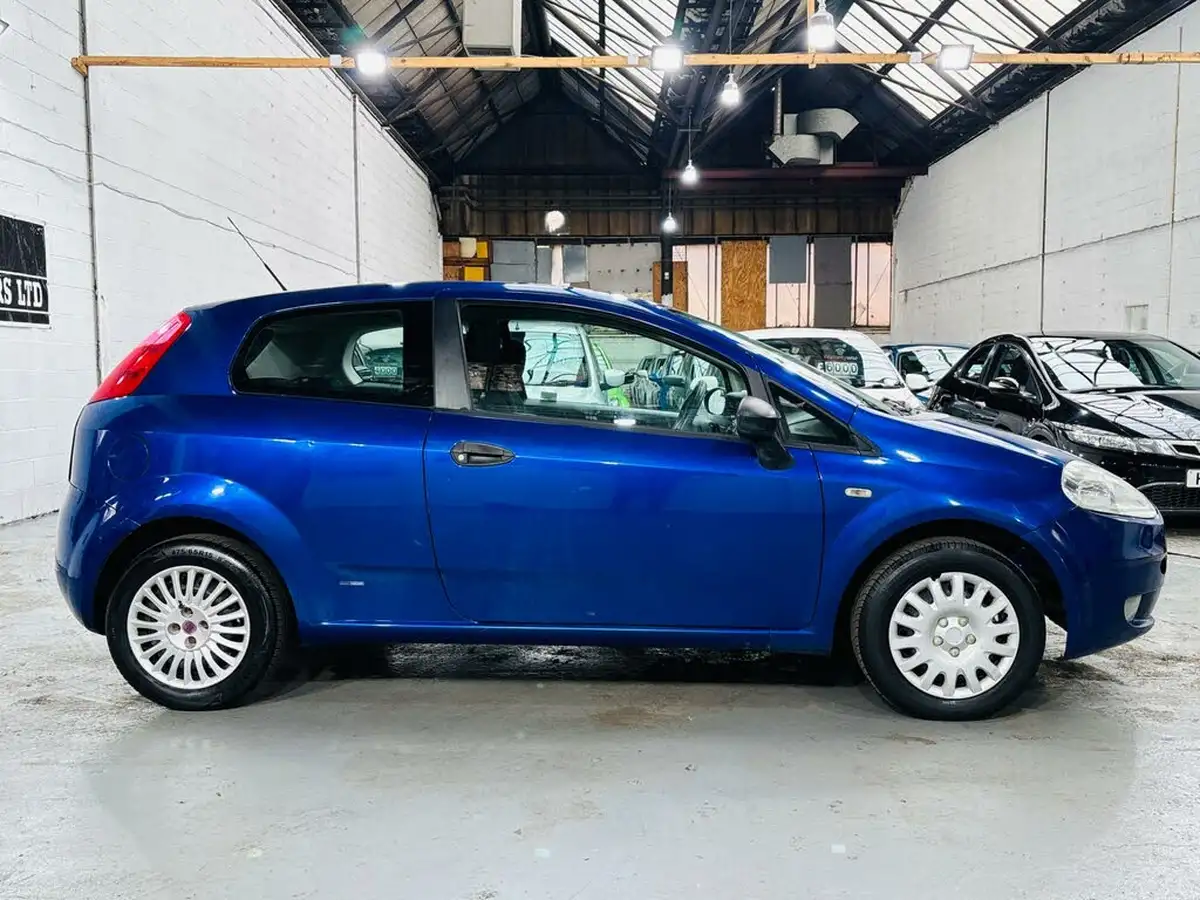 2008-fiat-grande-punto-12-active-white-big-4
