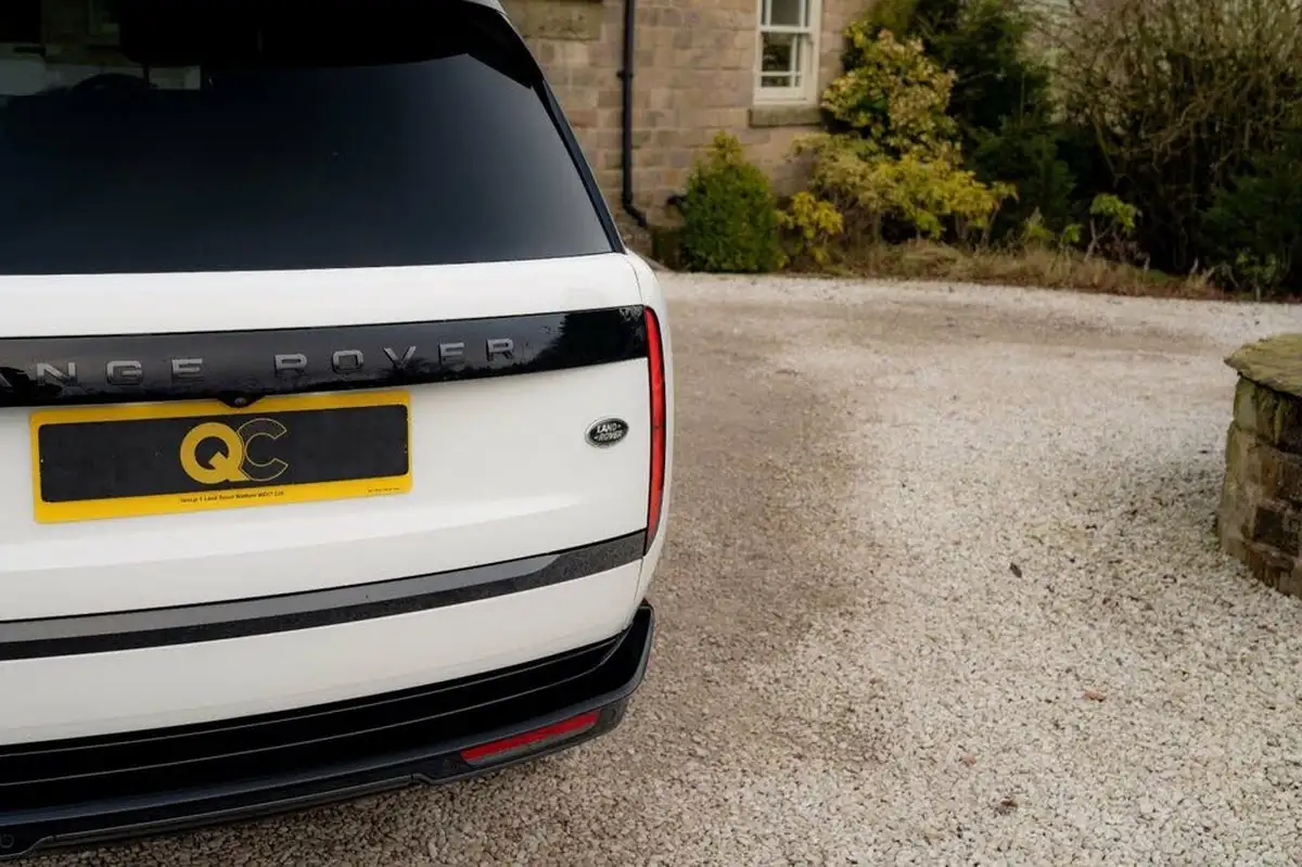 2023-land-rover-range-rover-30-p400-autobiography-big-26
